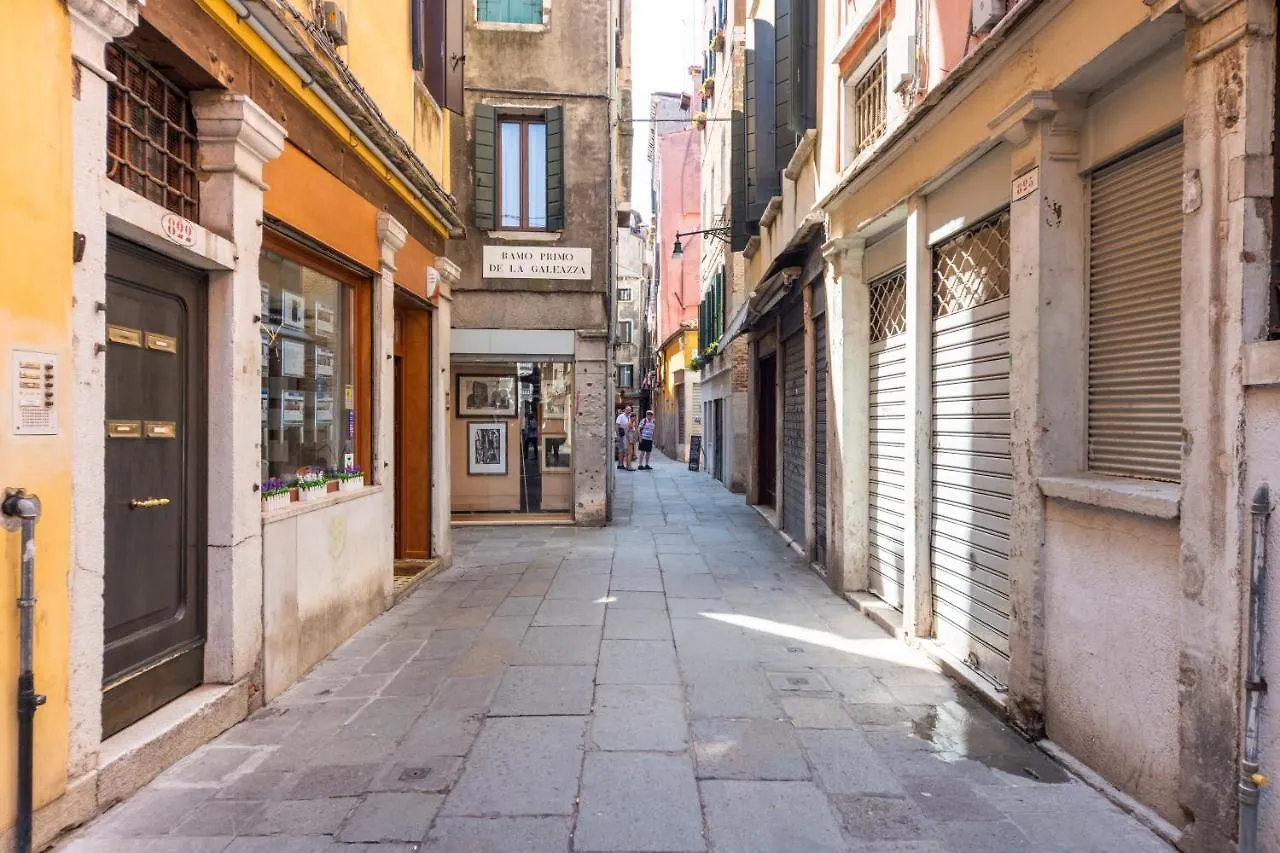 Ca' Dei Mercanti Venise Italie