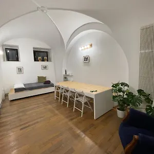 San Michele - Intero In Pieno Centro , Aeroporto di Catania Fontana Rossa Italia